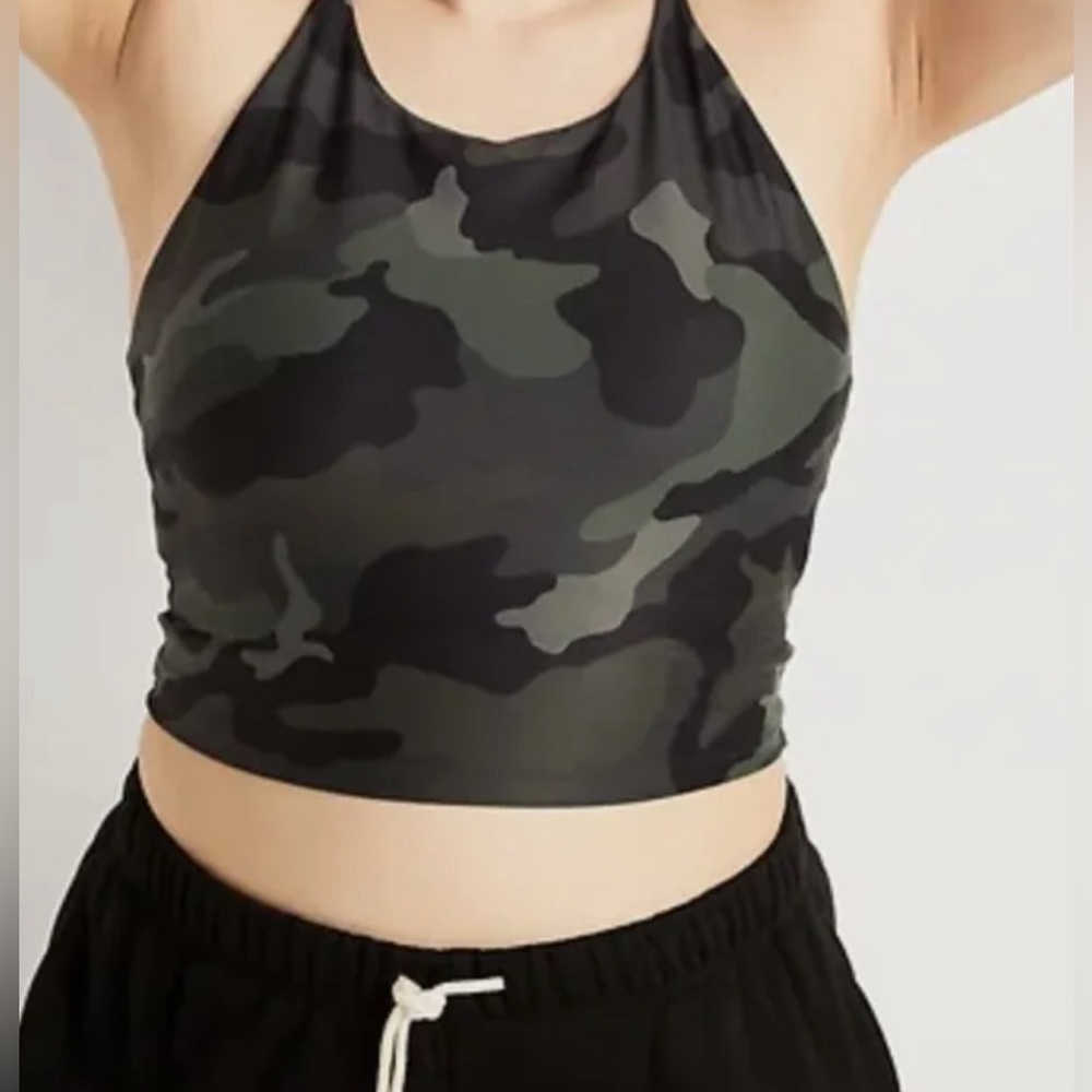 Old Navy Women’s Light Support PowerSoft Longline Sports Bra Camo